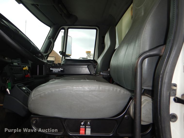 image for item DG4970 2007 International 7400 dump truck