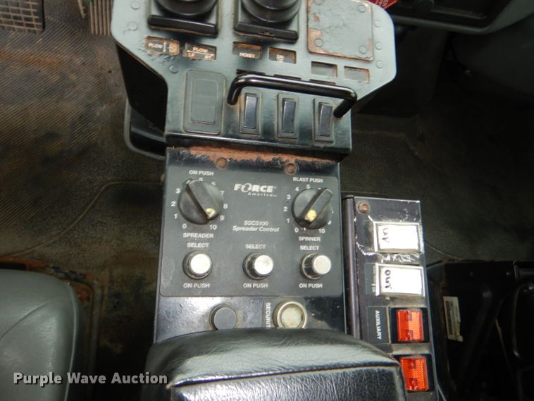 image for item DG4970 2007 International 7400 dump truck