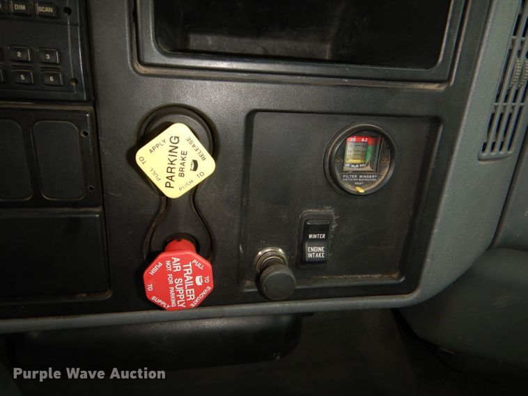 image for item DG4970 2007 International 7400 dump truck