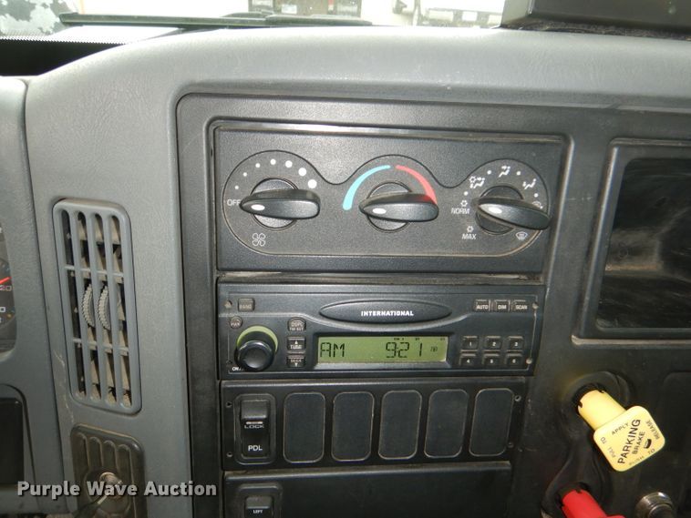 image for item DG4970 2007 International 7400 dump truck