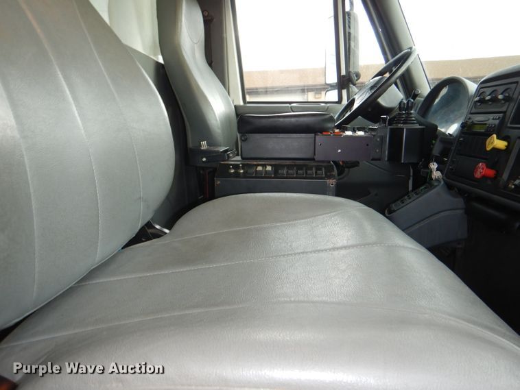 image for item DG4970 2007 International 7400 dump truck