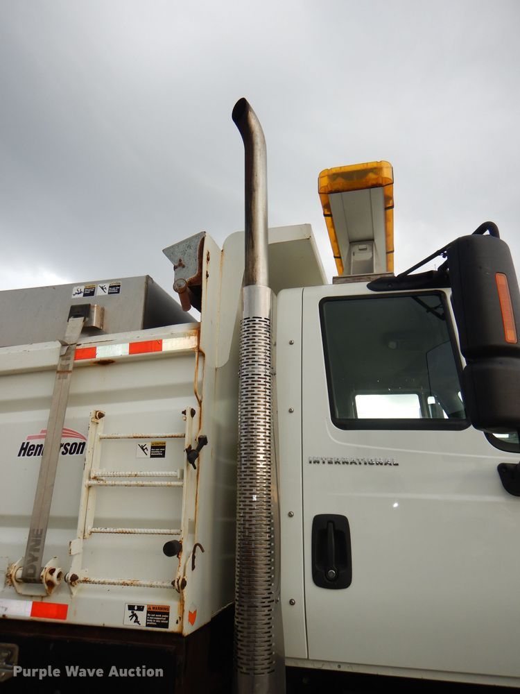 image for item DG4970 2007 International 7400 dump truck