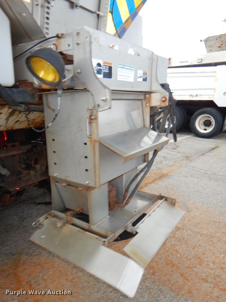 image for item DG4970 2007 International 7400 dump truck