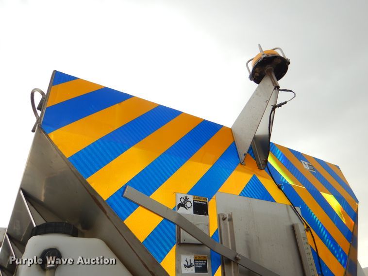 image for item DG4970 2007 International 7400 dump truck