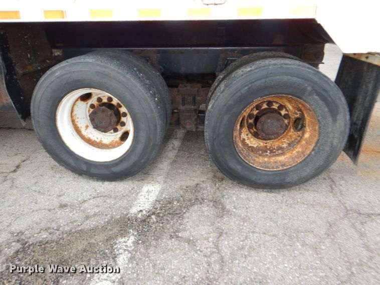 image for item DG4970 2007 International 7400 dump truck