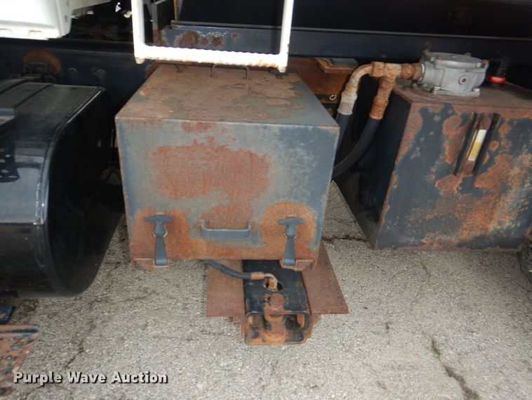 image for item DG4970 2007 International 7400 dump truck