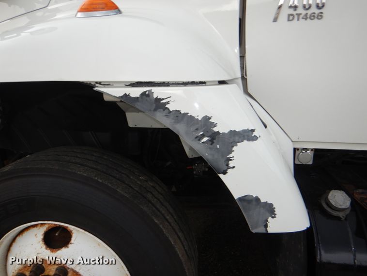 image for item DG4970 2007 International 7400 dump truck