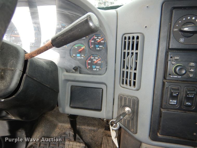 image for item DG4971 2007 International 7400 dump truck