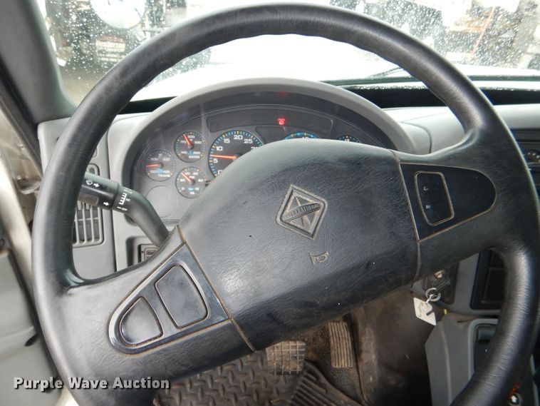 image for item DG4971 2007 International 7400 dump truck