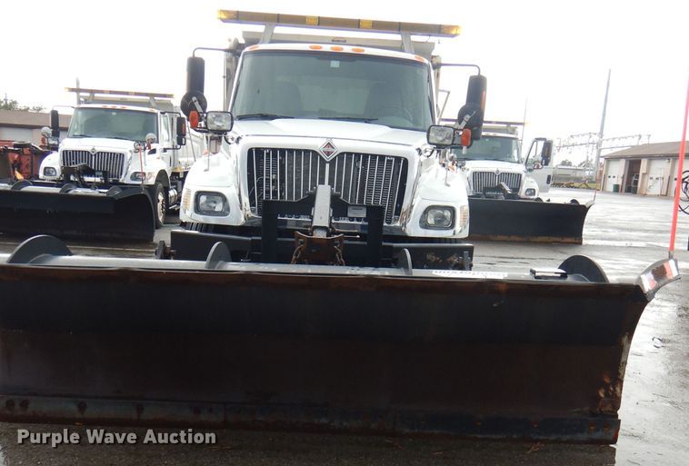 image for item DG4972 2007 International 7400 dump truck