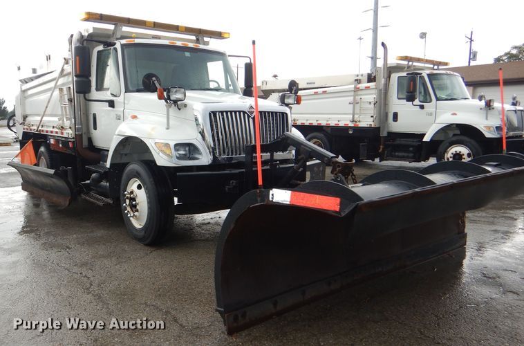 image for item DG4972 2007 International 7400 dump truck