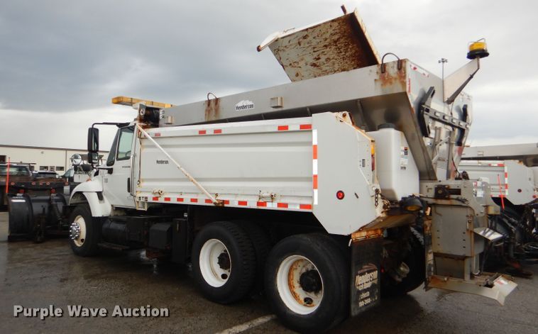 image for item DG4972 2007 International 7400 dump truck