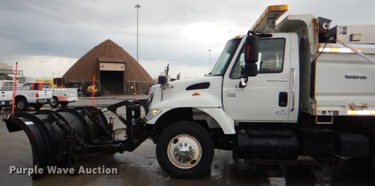 image for item DG4972 2007 International 7400 dump truck