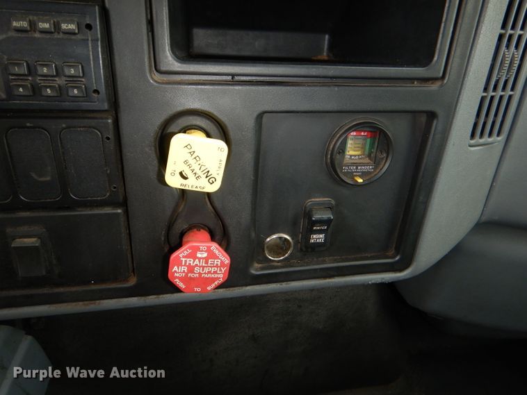 image for item DG4972 2007 International 7400 dump truck