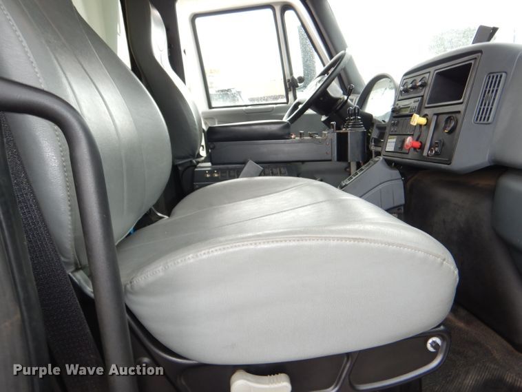 image for item DG4972 2007 International 7400 dump truck