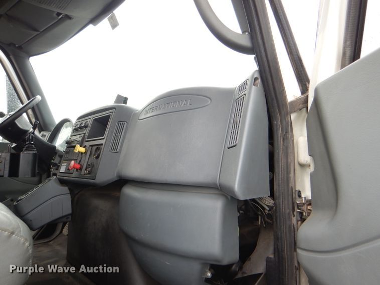 image for item DG4972 2007 International 7400 dump truck