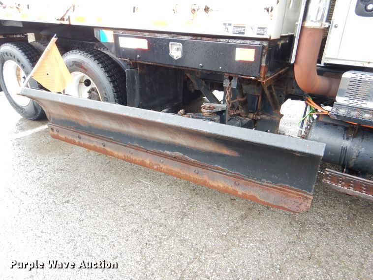 image for item DG4972 2007 International 7400 dump truck