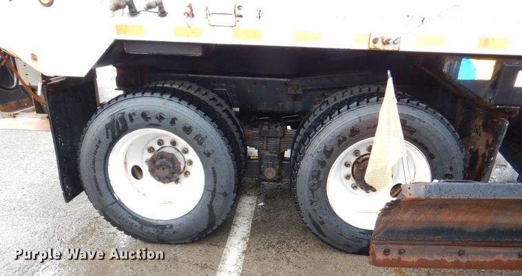 image for item DG4972 2007 International 7400 dump truck