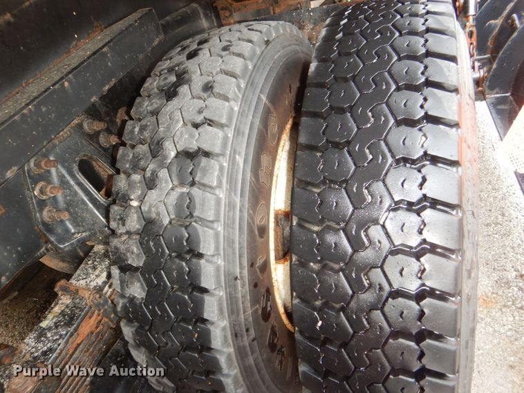 image for item DG4972 2007 International 7400 dump truck