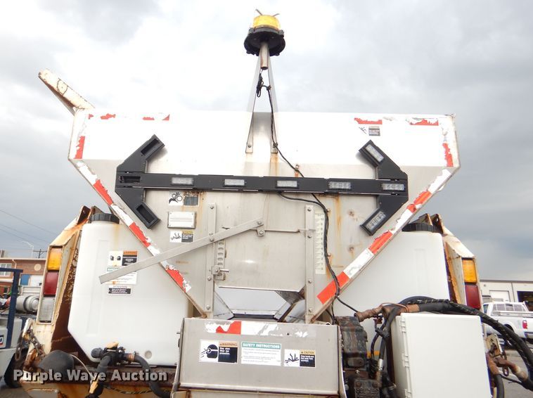 image for item DG4972 2007 International 7400 dump truck