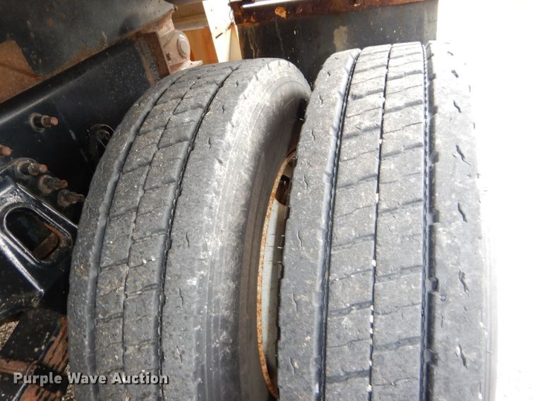 image for item DG4972 2007 International 7400 dump truck