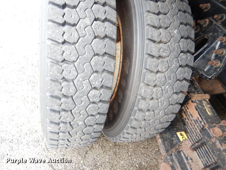 image for item DG4972 2007 International 7400 dump truck