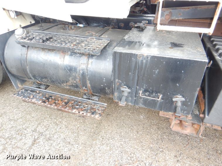 image for item DG4972 2007 International 7400 dump truck