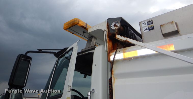 image for item DG4972 2007 International 7400 dump truck