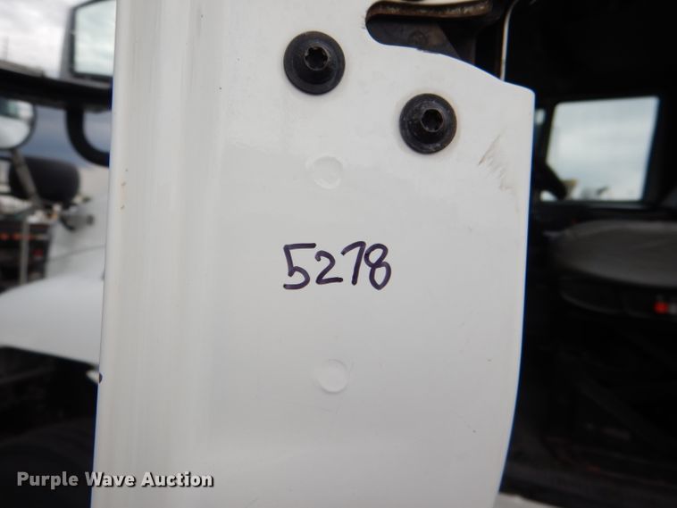 image for item DG4972 2007 International 7400 dump truck