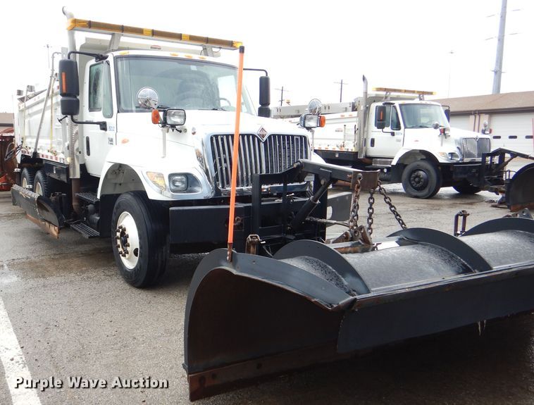 image for item DG4973 2007 International 7400 dump truck