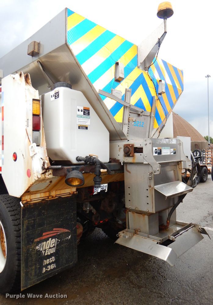 image for item DG4973 2007 International 7400 dump truck