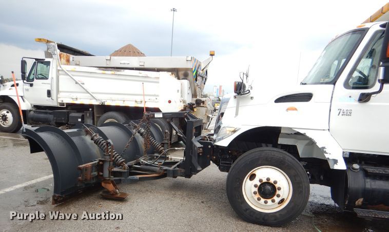 image for item DG4973 2007 International 7400 dump truck