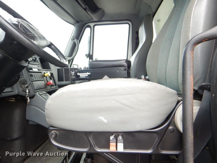 image for item DG4973 2007 International 7400 dump truck