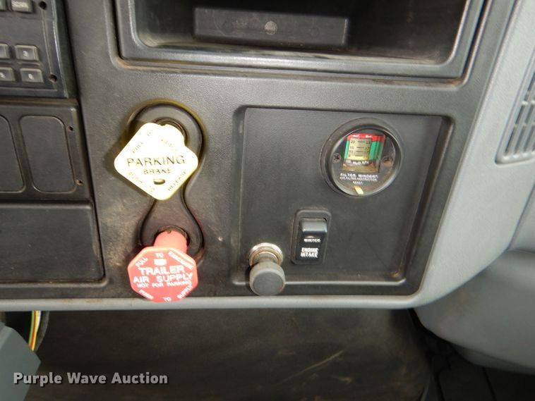 image for item DG4973 2007 International 7400 dump truck