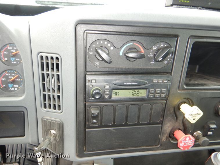 image for item DG4973 2007 International 7400 dump truck