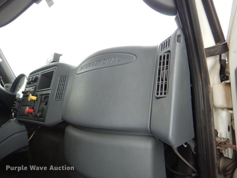 image for item DG4973 2007 International 7400 dump truck