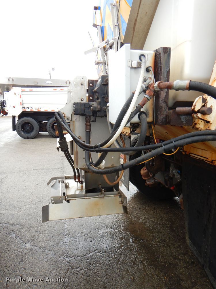 image for item DG4973 2007 International 7400 dump truck