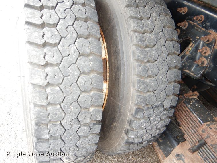 image for item DG4973 2007 International 7400 dump truck