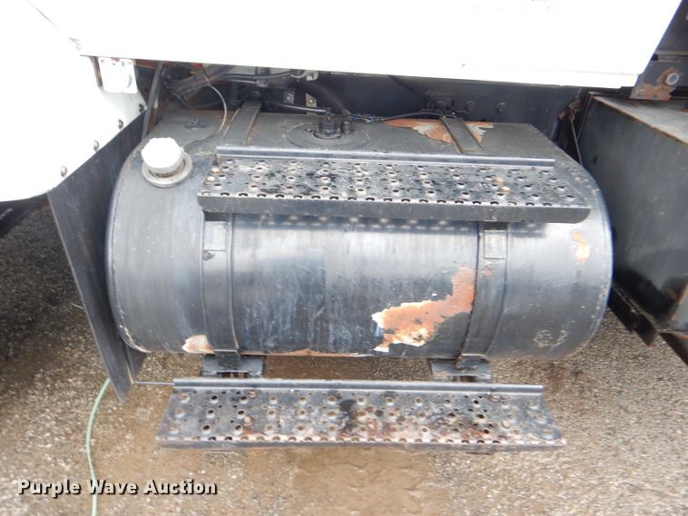 image for item DG4973 2007 International 7400 dump truck