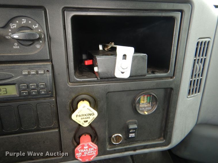 image for item DG4974 2007 International 7400 dump truck