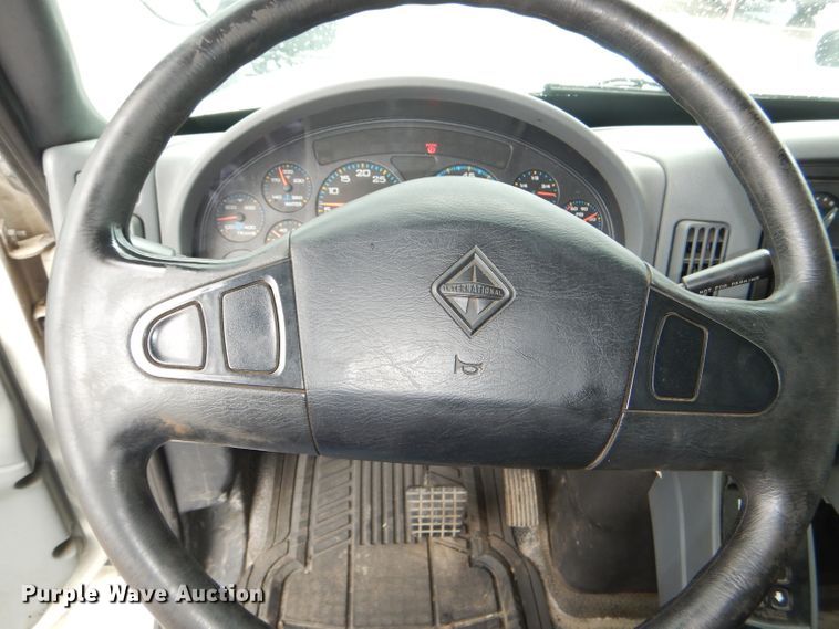 image for item DG4974 2007 International 7400 dump truck