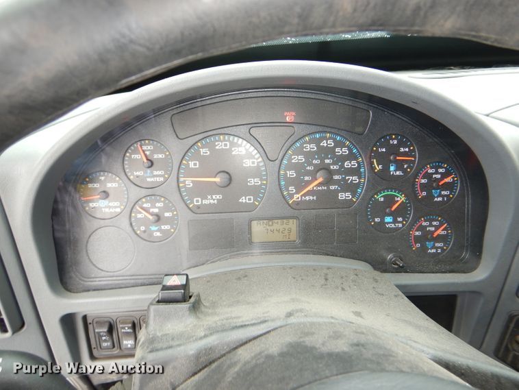 image for item DG4974 2007 International 7400 dump truck