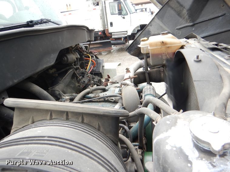 image for item DG4974 2007 International 7400 dump truck