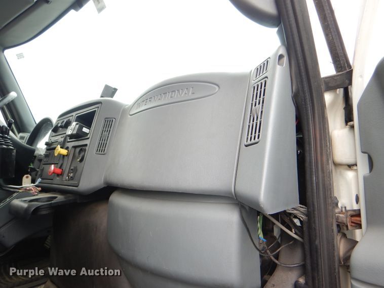 image for item DG4974 2007 International 7400 dump truck