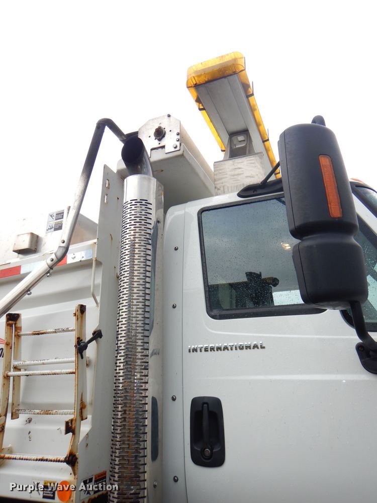 image for item DG4974 2007 International 7400 dump truck