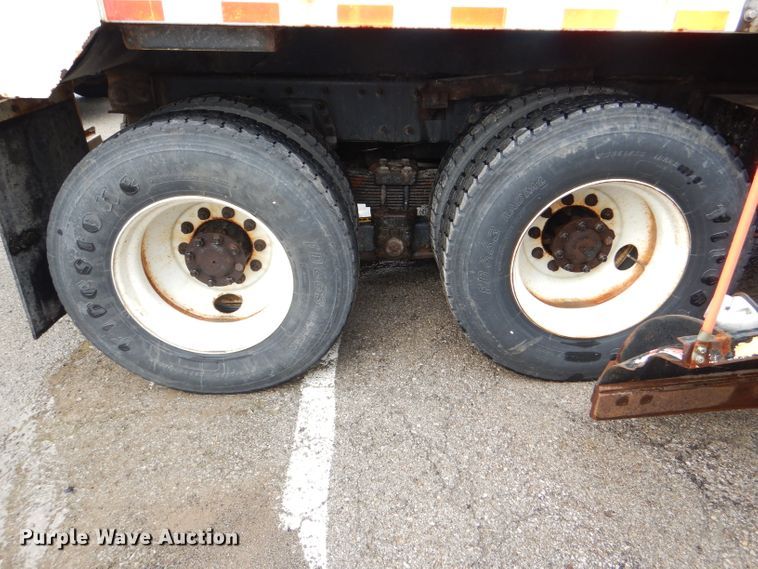 image for item DG4974 2007 International 7400 dump truck