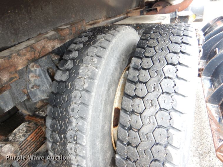 image for item DG4974 2007 International 7400 dump truck