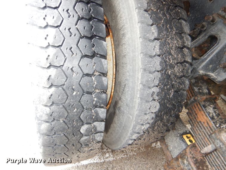 image for item DG4974 2007 International 7400 dump truck