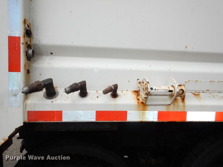 image for item DG4974 2007 International 7400 dump truck