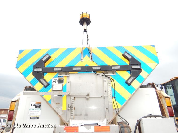 image for item DG4974 2007 International 7400 dump truck